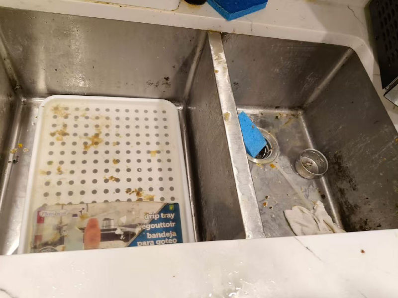 Double sink — Before
