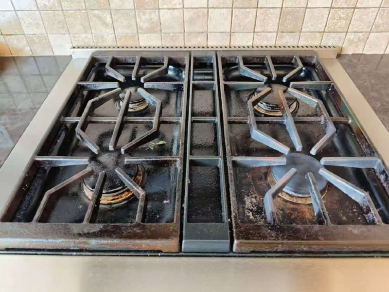 Gas stovetop — Before